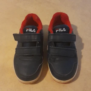 Filaskor - Fila skor  Storlek 26