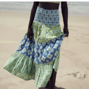 Långkjol ifrån zara - Långkjol ifrån zara som endast är använd en gång