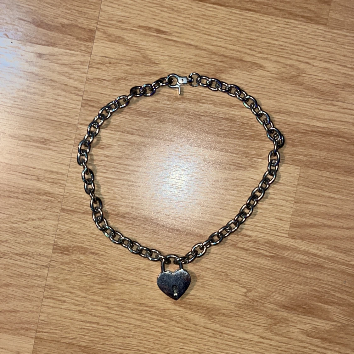 Hear lock chain choker