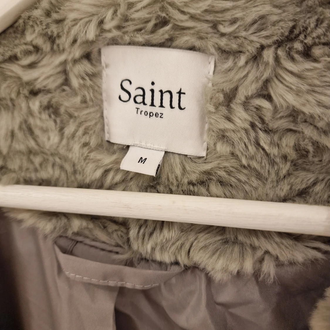 Fuskpälsjacka stl M - 91