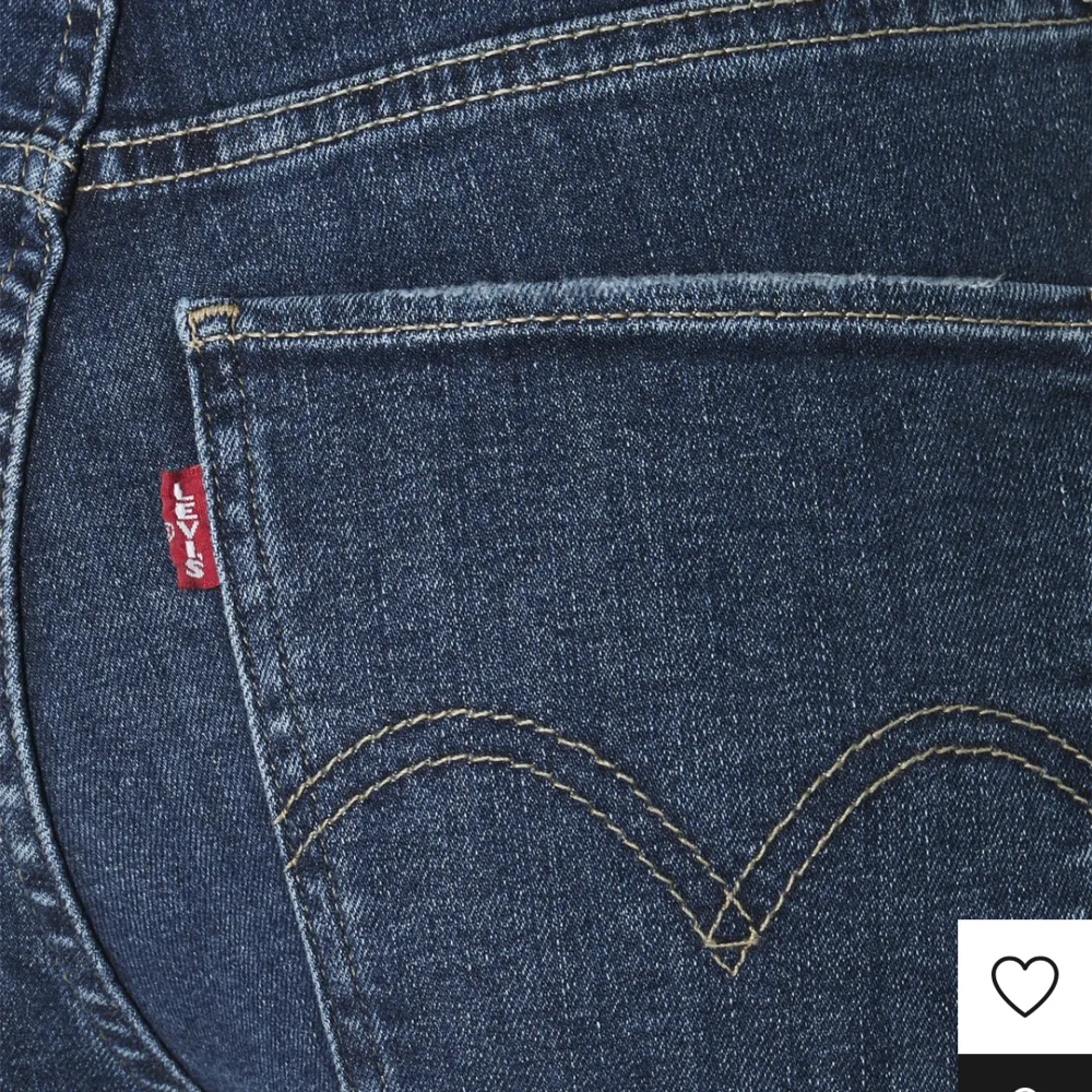 Super sköna jeans från Levis. Hög midja. Storlek 25/28 . Jeans & Byxor.