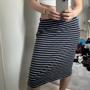 Lågmidjad kjol - Jättefin lågmidjad kjol från hm