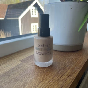 Foundation  - Serum foundation från Technic i färgen beige🫶🏼 Bara testad! Köparen står för frakt💌