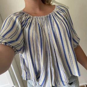 Randig blus - Jätte gullig randig blus💕