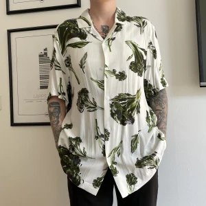 Skjorta - Broccoliskjorta 😃 Otroligt skönt material. Jag är 160 cm lång