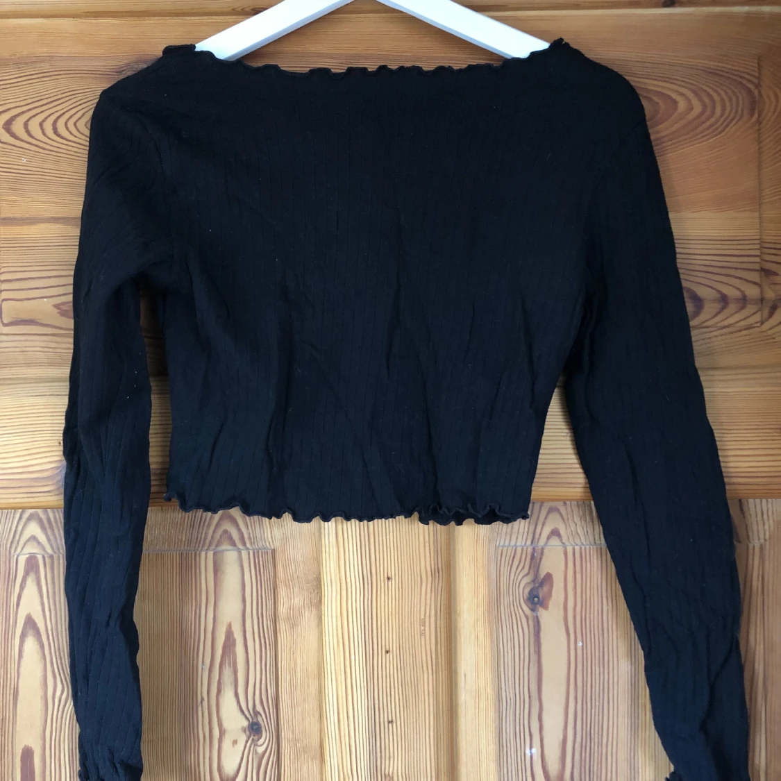 Svart långärmad croptop - 90