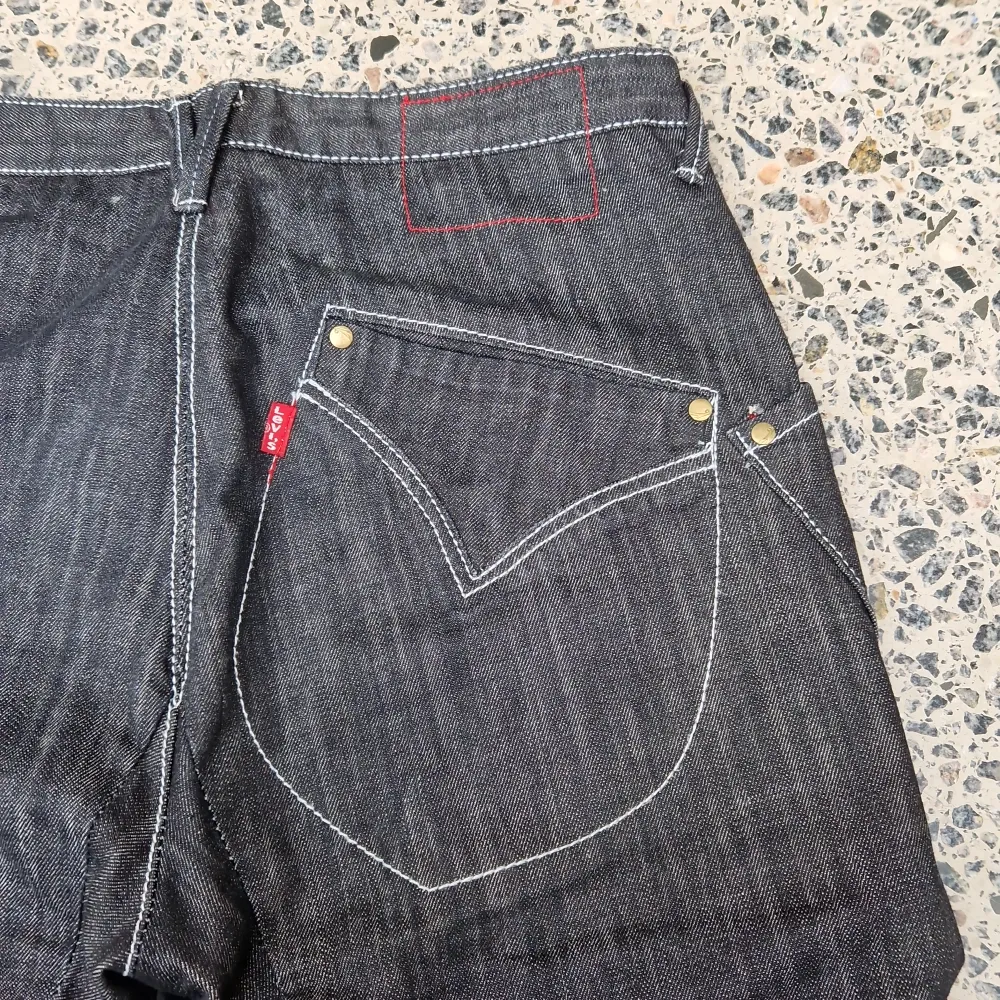 Stora baggy jeans perfekt för skejtaren. I fint skick. Se mina övriga annonser.. Jeans & Byxor.