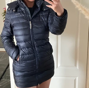 Gant dunjacka - Storlek är 176 men den passar xs/s som jag har