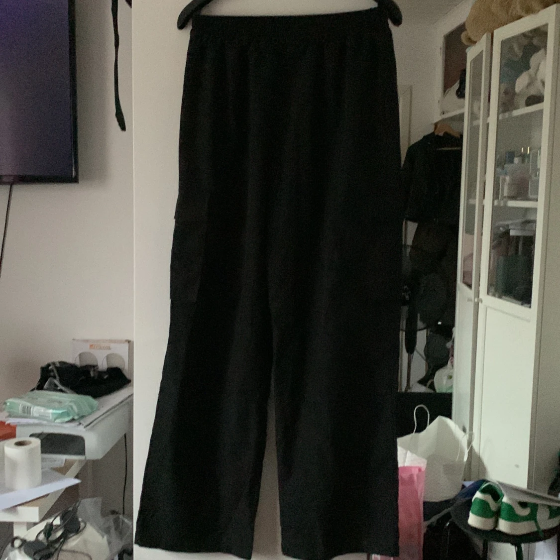 Svarta byxor med fickor