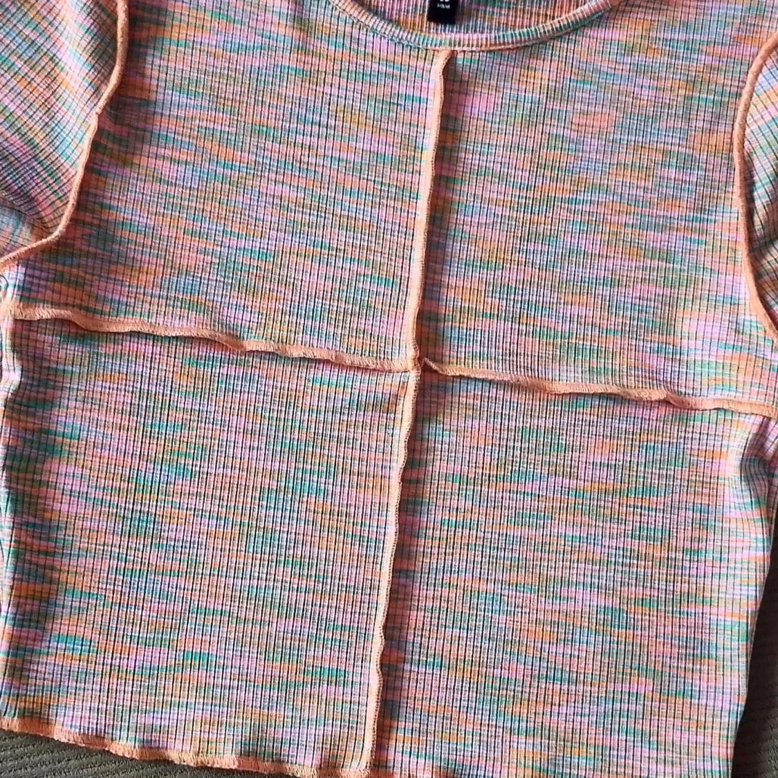 Multifärgad t-shirt