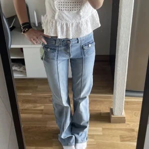 Jeans h&m - Jeans från h&m i storlek 36. 400kr. Säljer då dem är stora på mig. Skriv till mig innan ni trycker på köp direkt. Är 165 o lite långa för mig, prislapp kvar 