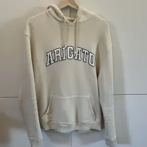 Säljer nu min arigato hoodie!  Condition 9/10 