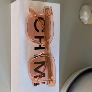 Chimi - As balla chimi solglasögon i rosa!! Älskar dessa, knappt använda. I nyskick. Inga repor 