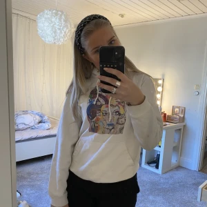 Hoodie  - Hoodie från the cool elephant med superfint tryck 💓