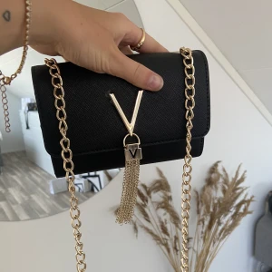 Väska - Valentino inspirerad väska, jätte fin! 