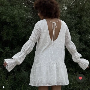 Studentklänning - Säljer denna då jag hittat annan studentklänning! Stl 34 bara testad