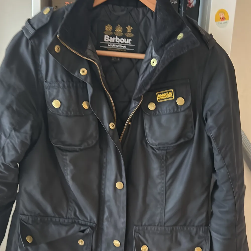 selling my an used jacket from barbour. . Jackor.