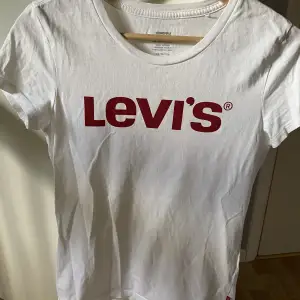 Superfin tshirt från Levis!💗Använt en del men i bra skick!💗