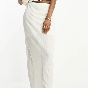 Kjol från Pieces  - Kjol i strl XS från Pieces, prislappen hänger kvar. Köpt för 399kr