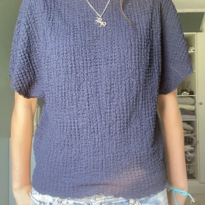 Zara tröja - Najs tröja från zara i superskönt material, bara anvönd ett fåtal gånger!