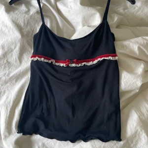 Intimissimi linne - vintage linne från intimissimi. Säljer pga att det inte är min stil. orginalpris 250kr
