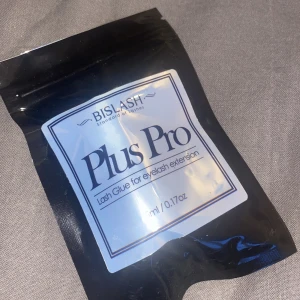 Lim till fransförlängning  - Säljer detta lim som är helt oöppnat från julash, till fransförlängning! 5 ml.  Kostar 199kr ordinarie pris, mitt pris : 80kr 