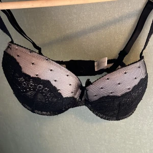Spets BH stl 75B push-up - Knappt använda!