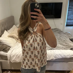 Sommar topp - Super snygg sommar topp köpte i Spanien förra året i topp skick
