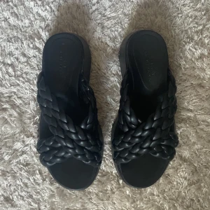 Chunky sandaler - Chunkysandaler med flätade remmar. Oanvända så är i nyskick.