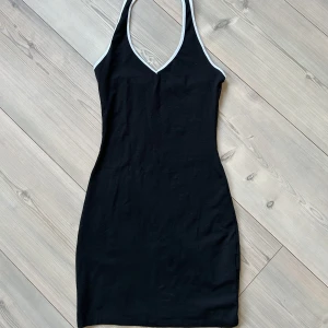 halter 🍒💞 - Helt oanvänd halter klänning från h&m<3 skriv om du är intresserad så får du mer information 💞🎀💞