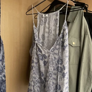 blått linne tub blus - blått linne tub blus vit