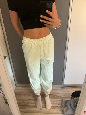 Mjukisbyxor - Mjukisbyxor från SHEKOU. Super mjuka.