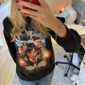 Harry Potter hoddie - En JÄTTE mysigt harry Potter hoddie från H&M i storlek S💕