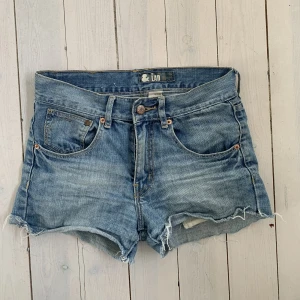 Low waisted Jeans shorts  - Low waisted jeansshorts 💫