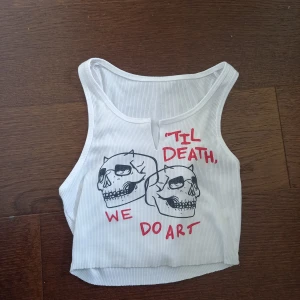 till death we do art tank top - vit crop linne från yesstyle i XS är över ett år gammal men har knappt använt