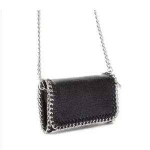 Tiamo väska (liten) - Säljer min lilla tiamo väska. Den är i bra skick men har några defekter men syns inte❤️ 