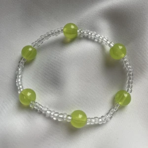 Armband  - Pärlarmband för 5kr+13kr frakt 