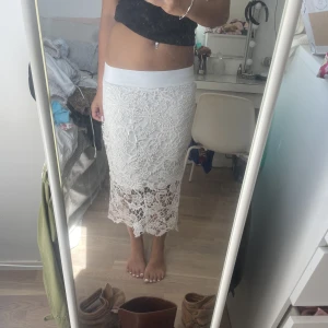 Kjol - Spetskjol, jag är 174