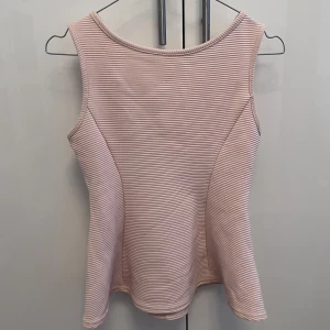  topp - jättesnygg topp i rosa från atmosphere!