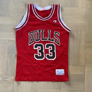 #33 Scottie Pippen Chicago Bulls jersey i bra skick