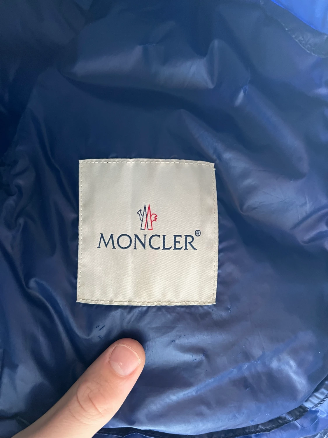 Moncler  - 90