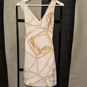 Festklänning  - Storlek S, använd 2 ggr