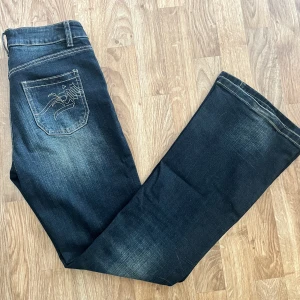 I AM GIA jeans  - Storlek small, använt fåtal gånger. I bra skick.