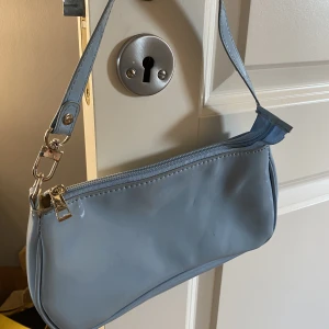 Blå väska - Blåväska från shein, helt oanvänd. 60kr❣️❣️