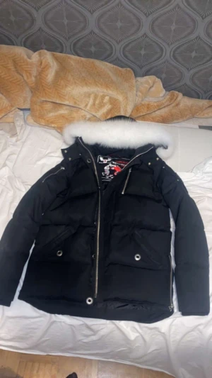 moose knuckles - Moose knuckles vinter jacka Herr storlek M äkta kommer med kvitto men en vinter använd är den