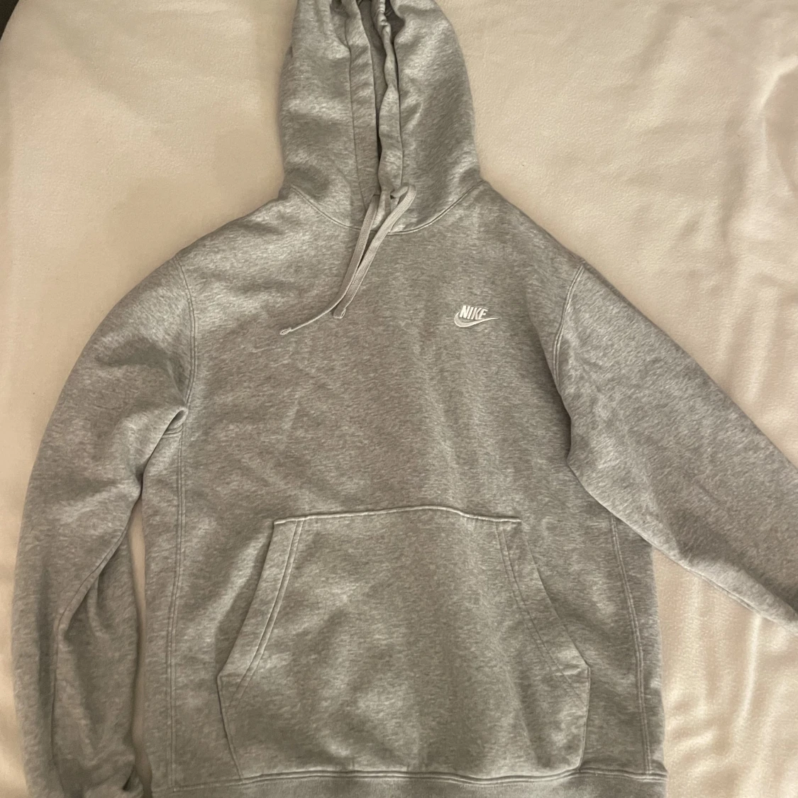 Grå Nike hoodie