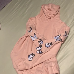 Huvtröja  - Huvtröja från Lindex säljer för jag använder it mer