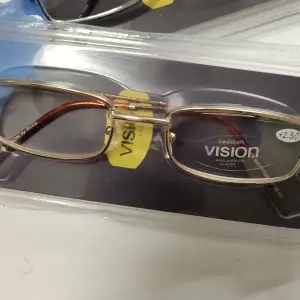 läsglasögon i brun färg
