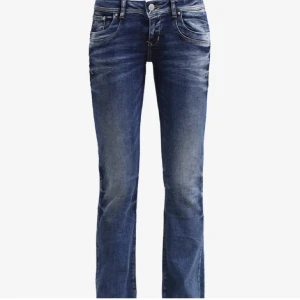 Ltb jeans - Jätte snygga ltb jeans i bra skick. Uppsydda och ett band i midjan för att det ska sitta upp bättre. Säljer då det är lite för stora för mig. Nypris 828kr🥰🥰