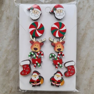 Söta örhängen till Jul.  - 6 par örhängen i trä och rostfrott stål 